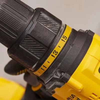 Stanley akumuliatorinis suktuvas-gręžtuvas SFMCD710D2K 20 V 2x2,0 Ah